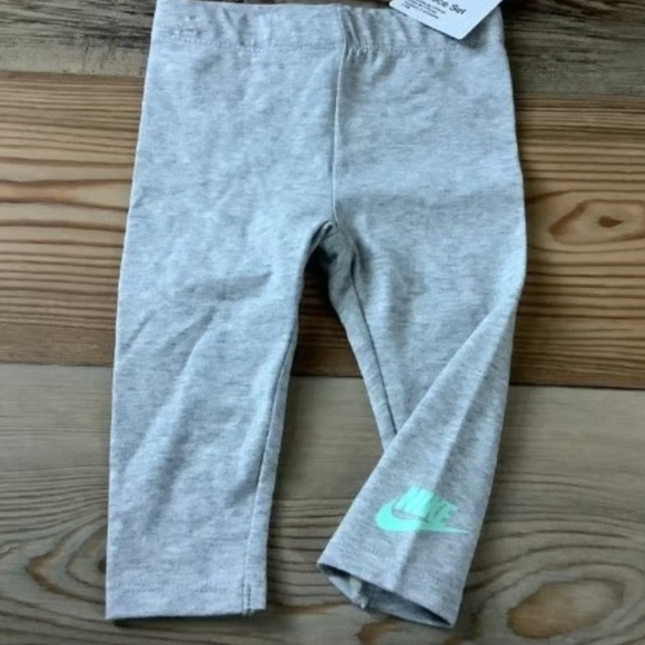 SALE Nike Baby's Pastel Leopard Print Set - 9mon - Picture 3 of 4